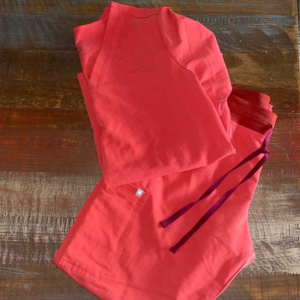 Women FIGS Clay Scrubs